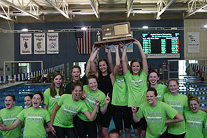 Seniors swim towards state