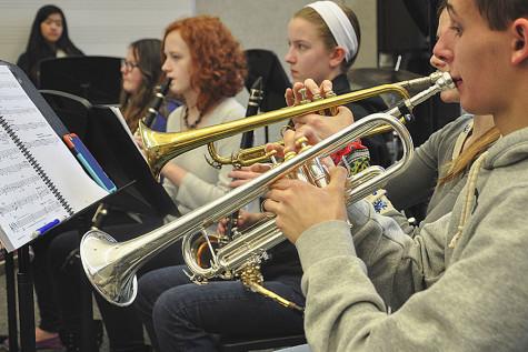 Karie Wu, Claire Nelson, Emily Magness, Meredith Casey, Lillie Hoffart, and Levi West play “Ireland” with the Orchestra.