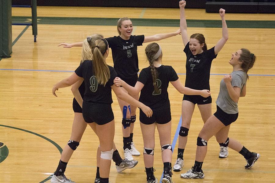 Gallery: Varsity volleyball vs. Ottawa