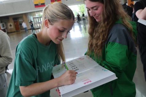 GALLERY: Yearbook Distribution Day on May 12